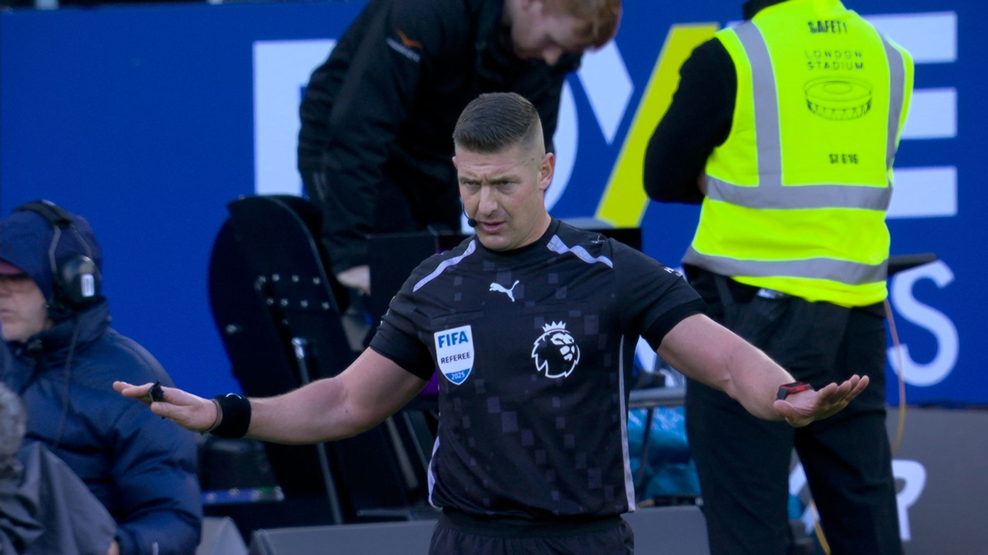 'Ball before contact...' | Bowen penalty overturned by VAR