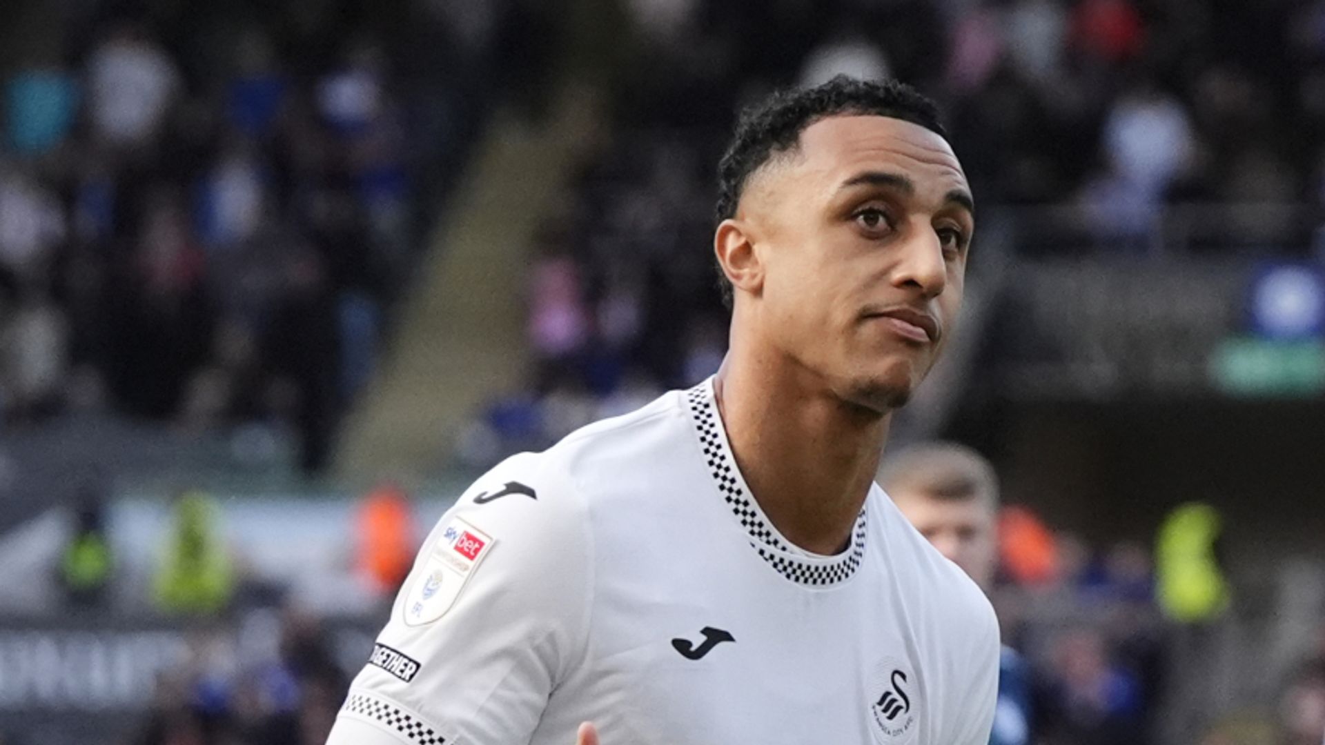 Swansea hit back to hold Charlton