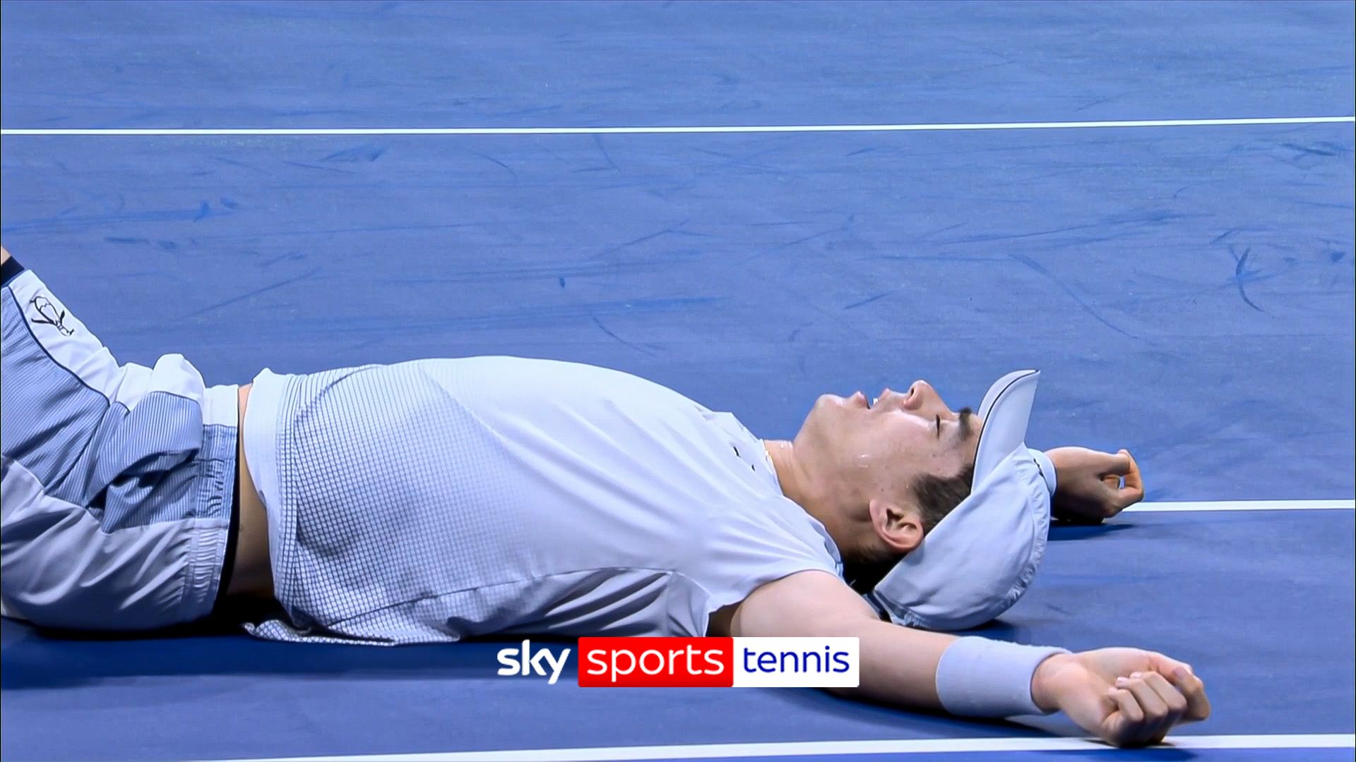 'What a phenomenal finish to an extraordinary rally' - McDonald falls to floor after epic point