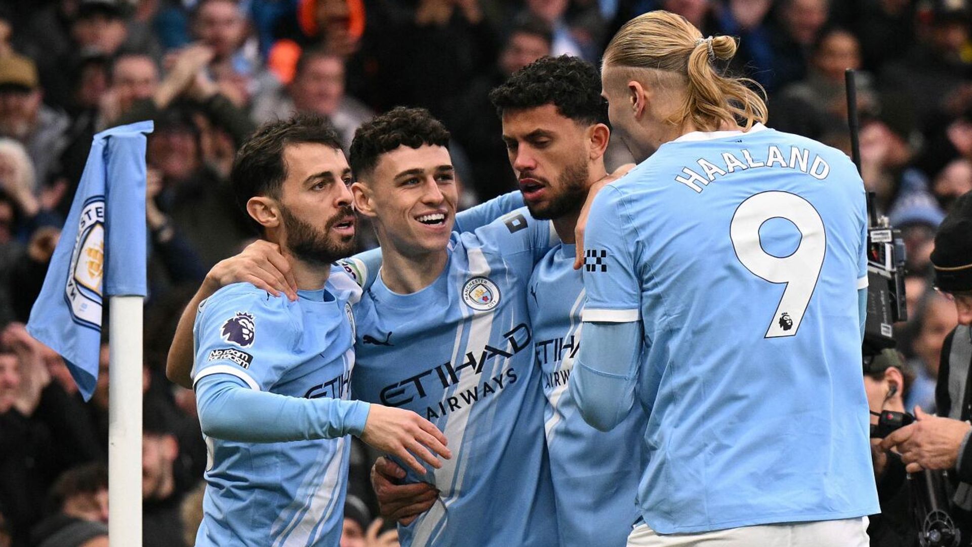 Foden inspires chaotic win over struggling Leeds as Man City move second