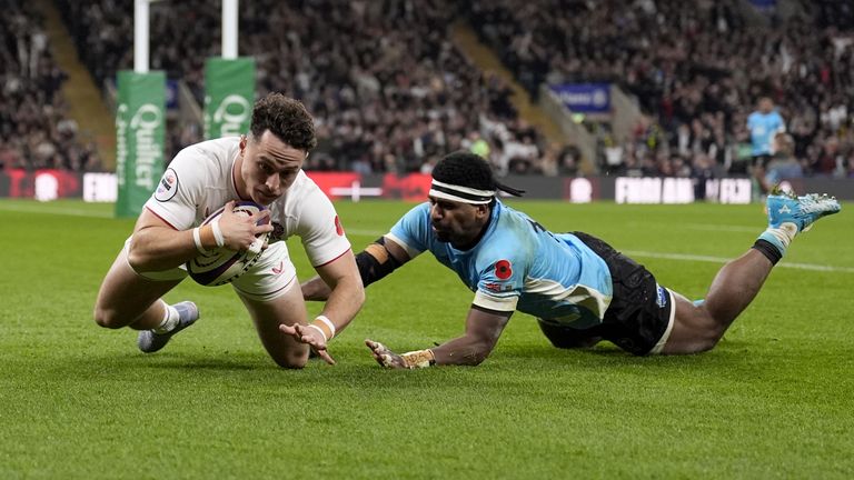 Replacement wing Henry Arundell displayed his electric pace to seal the game