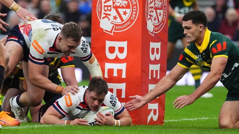 Morgan Knowles thought he was over but he knocked on in the build-up