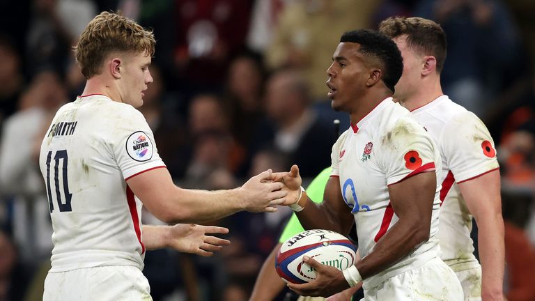 Immanuel Feyi-Waboso was among the try scorers as England kept their heads to beat Fiji on Saturday