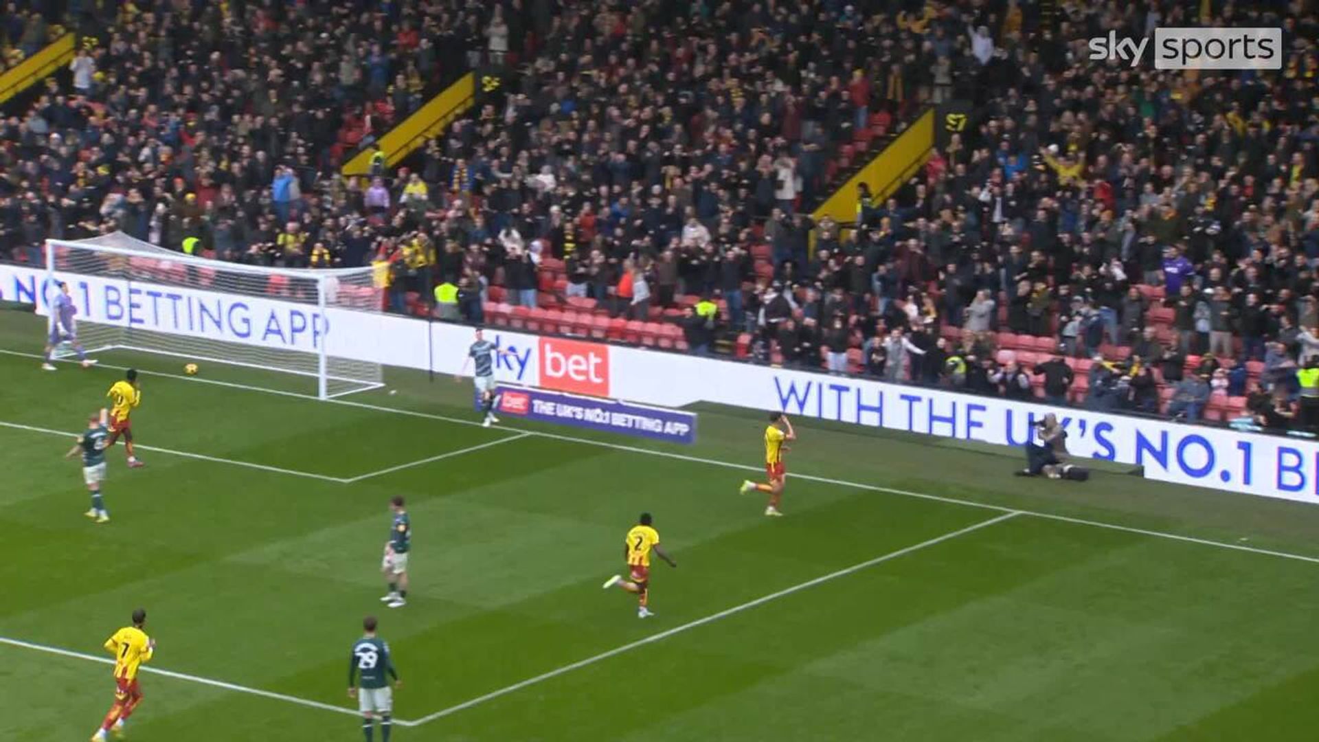 Kjerrumgaard nets second to draw Watford level 