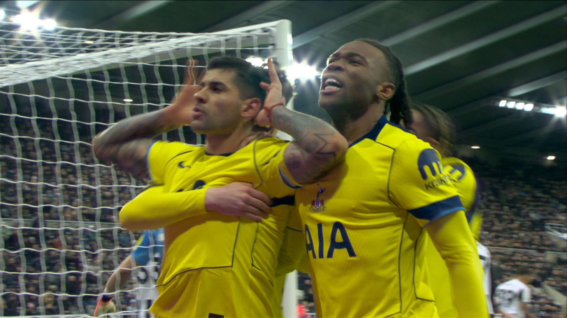 'SPECTACULAR' Romero's stunning BICYCLE KICK saves Spurs point at Newcastle!