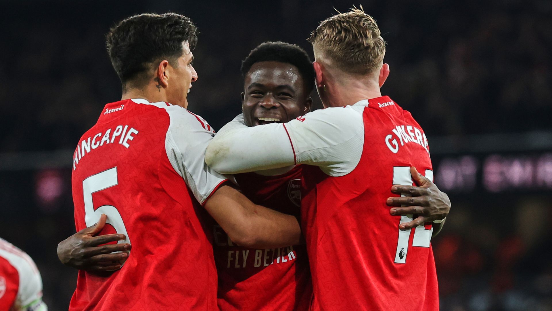 Arsenal go five points clear with 94th-minute winner against Wolves
