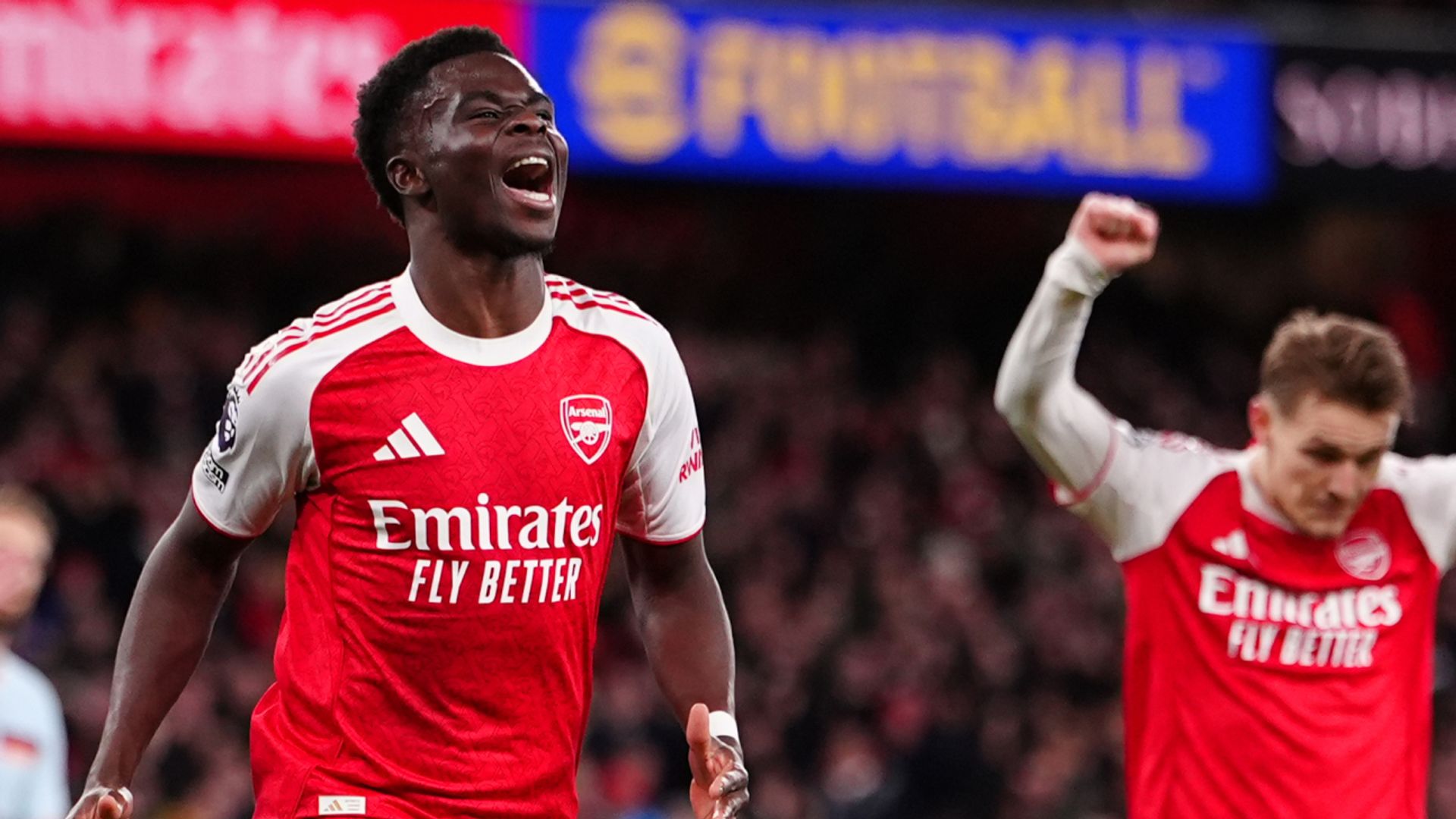 Saka seals Arsenal win over Brentford as Gunners reopen five-point gap