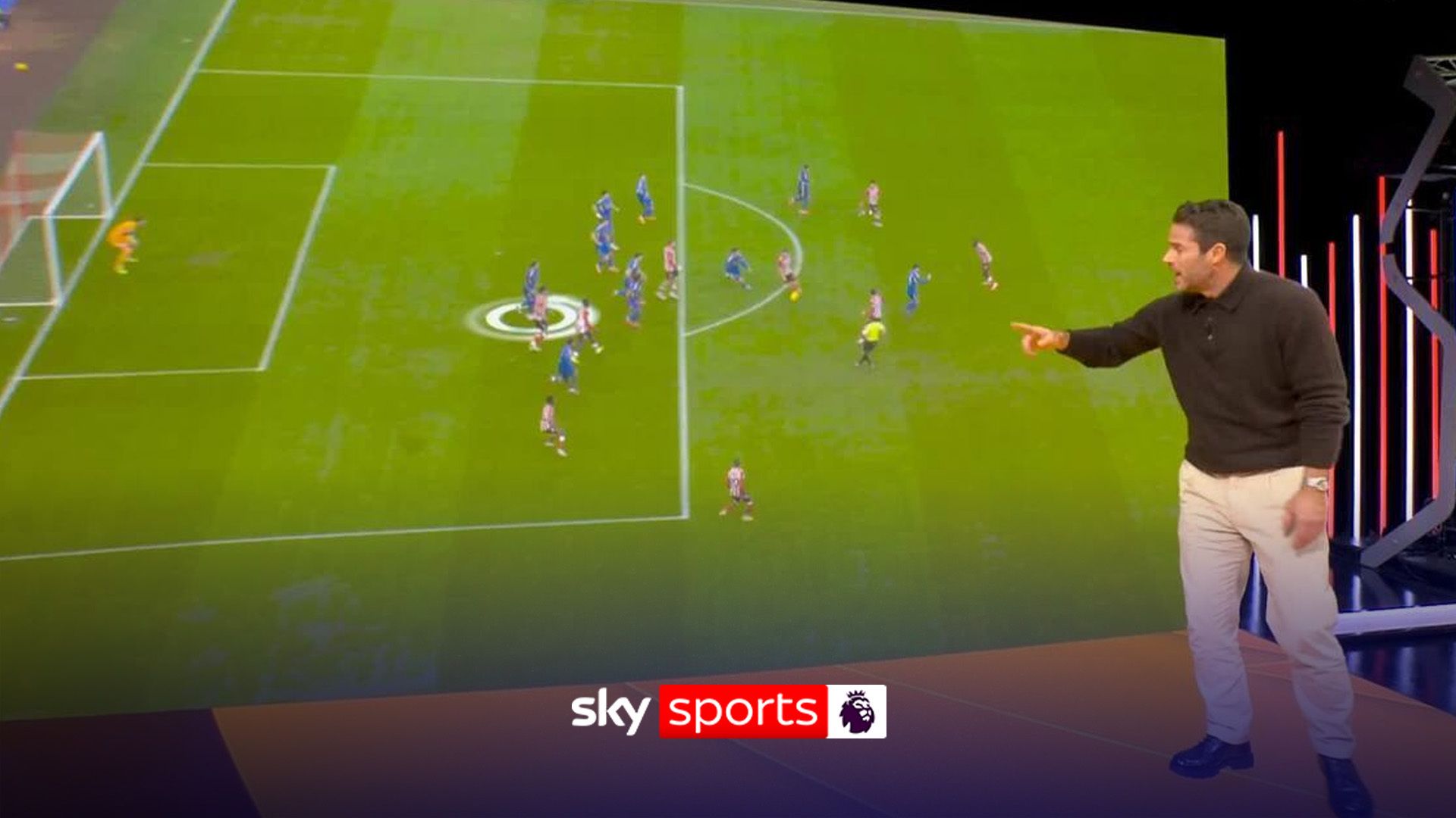 'He's limping!' | Redknapp explains why Rodon 'toughness' leads to Sunderland goal