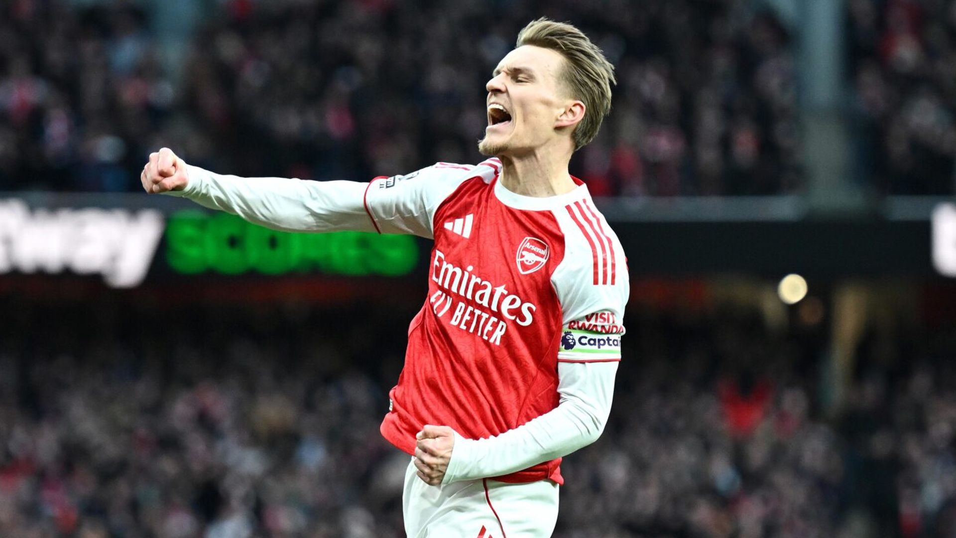 Arsenal hold on to beat Brighton and go back above Man City