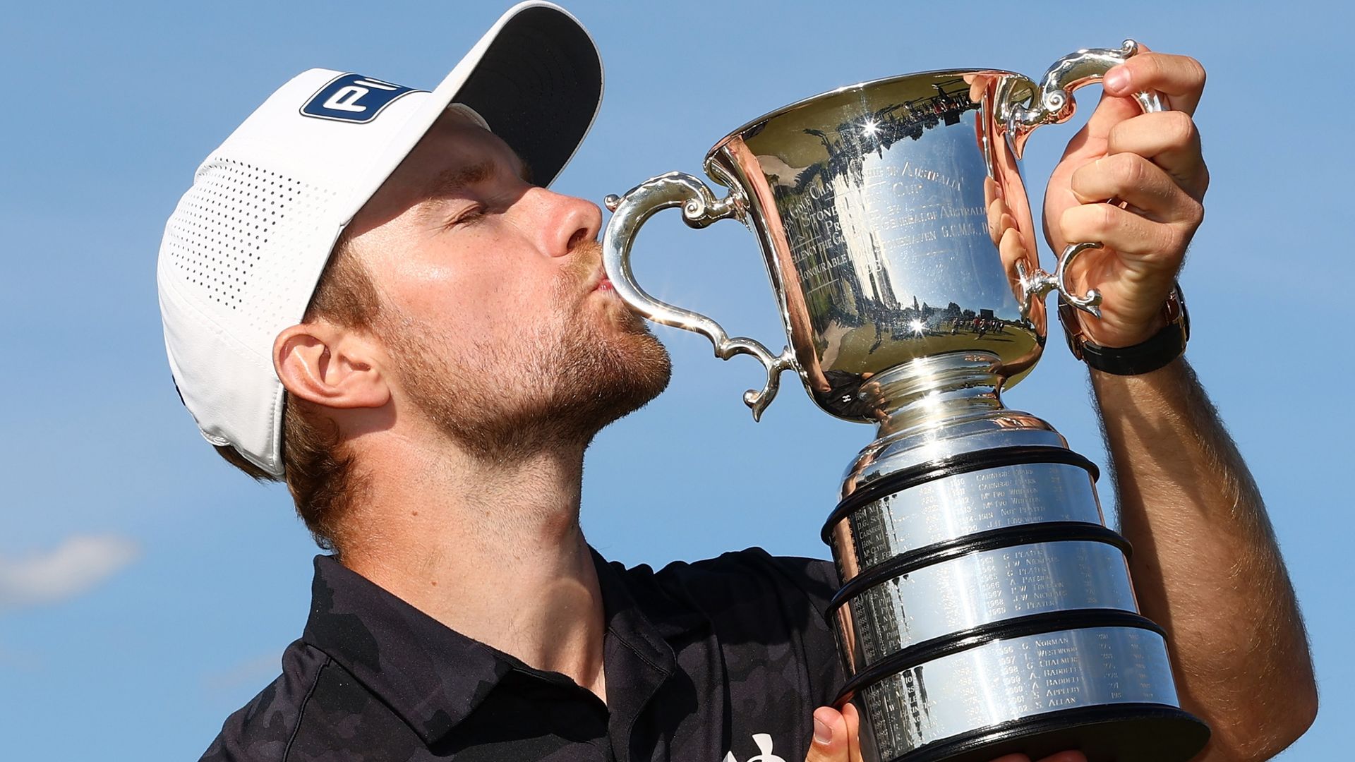 Neergaard-Petersen holds nerve to beat Smith to Australian Open title