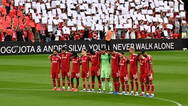 Liverpool players paying tribute to team-mate Diogo Jota