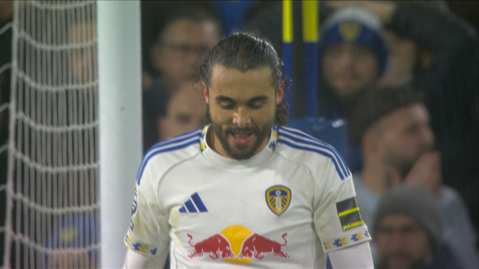 Calvert-Lewin heads off the bar as Leeds go close