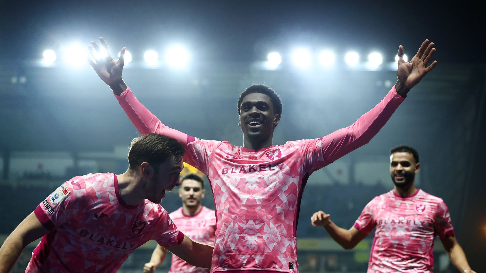 Toure hits hat-trick as Norwich beat Oxford