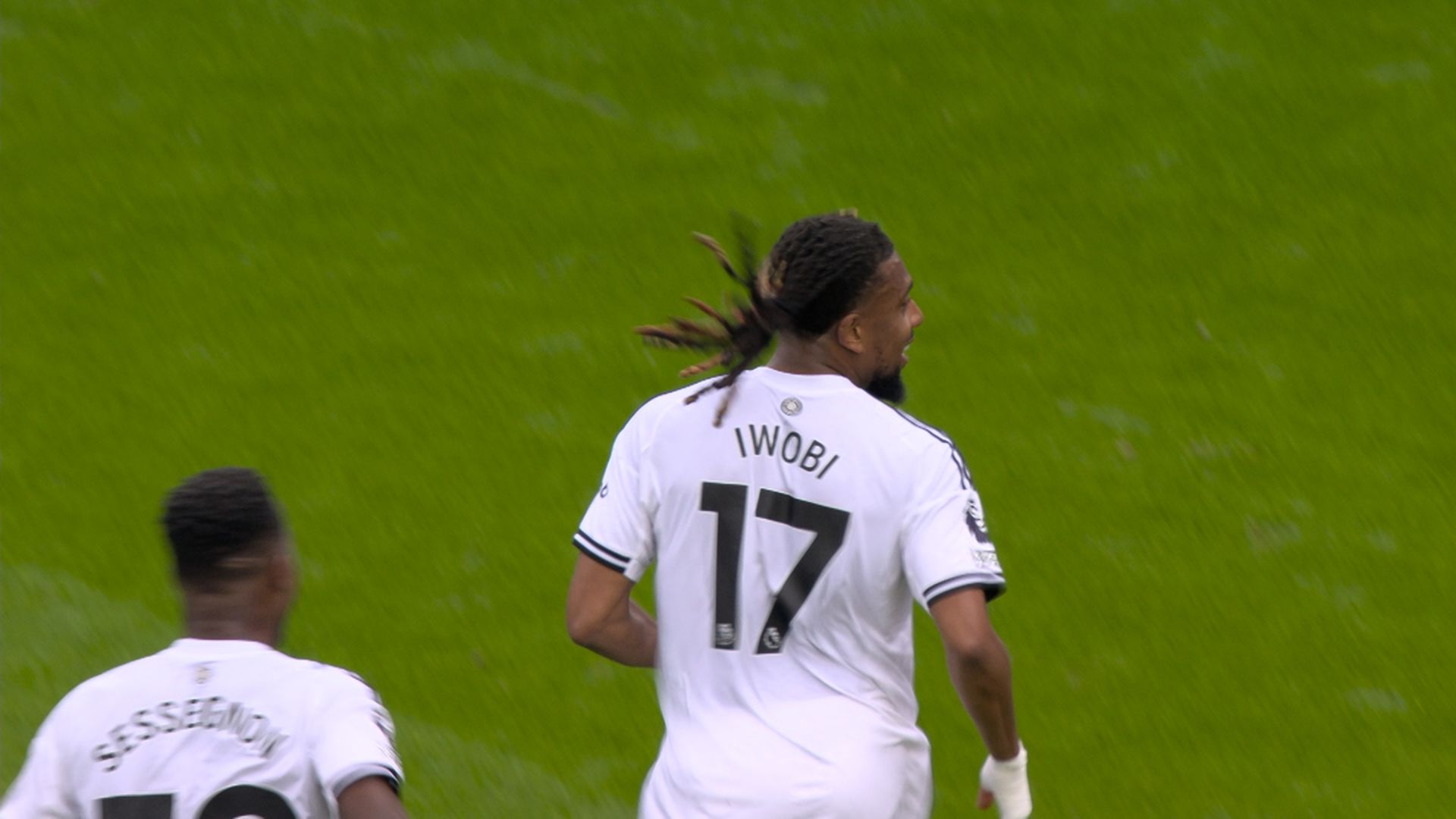 Iwobi and Wilson combine to score fabulous Fulham goal!
