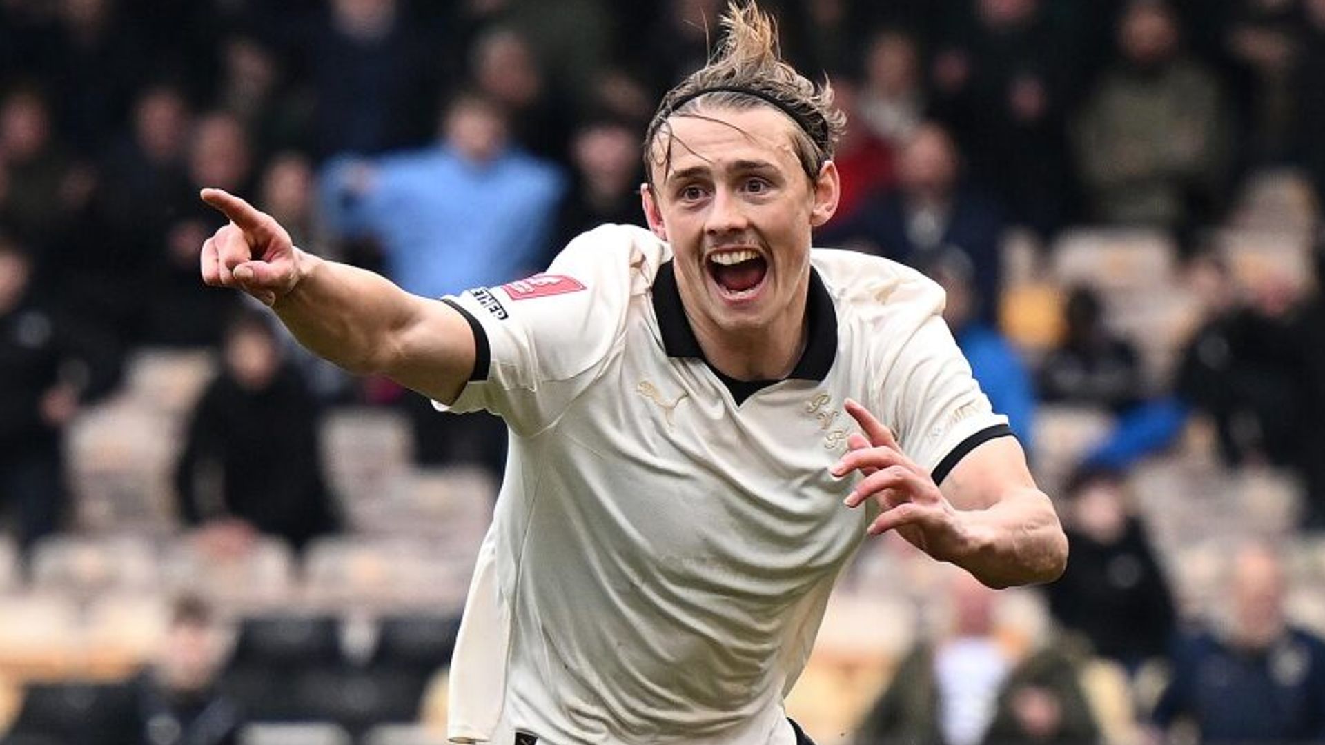 Port Vale take shock lead vs Sunderland after Saints shock Fulham LIVE!