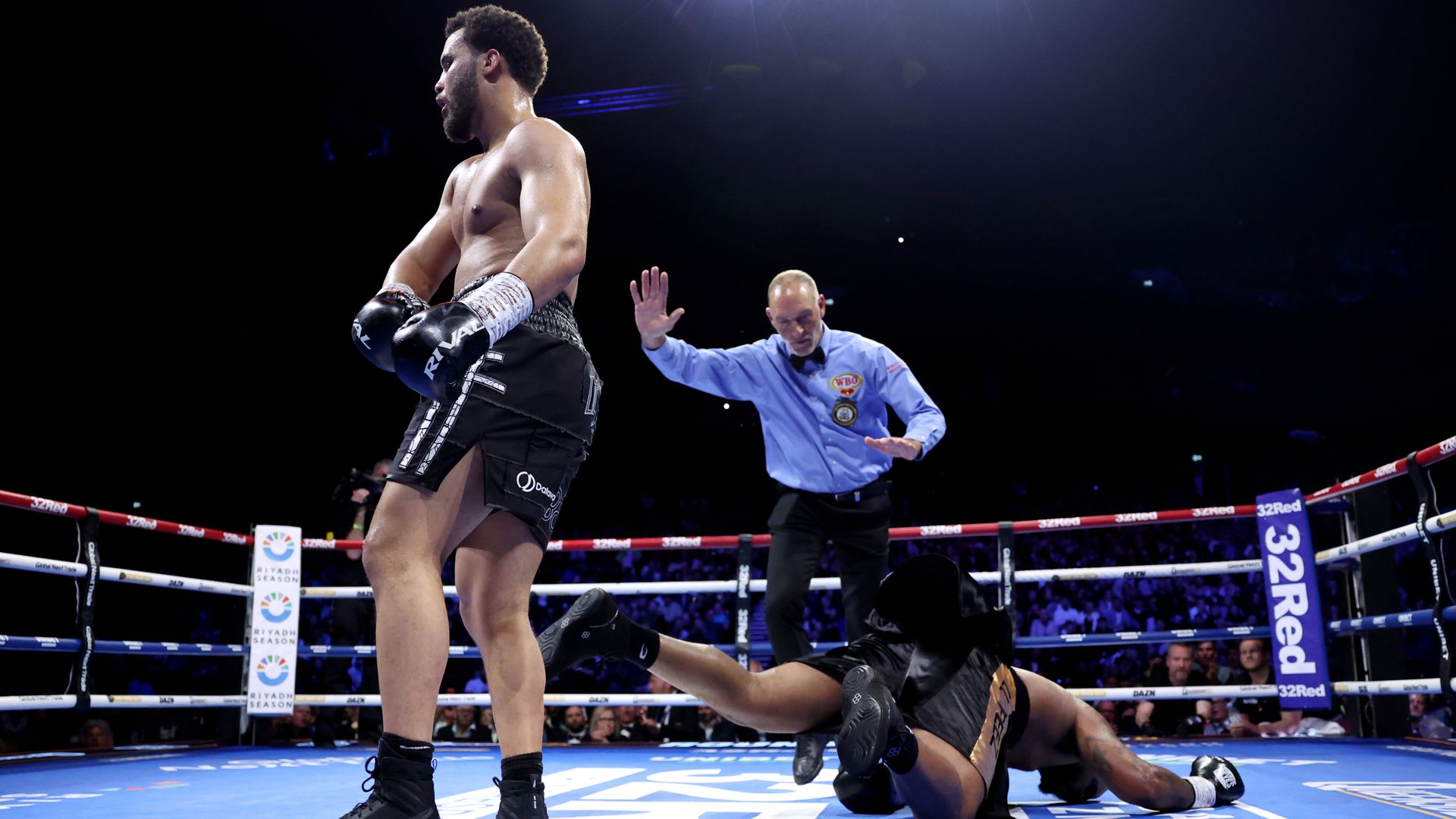 Itauma delivers emphatic statement as Franklin stopped for first time