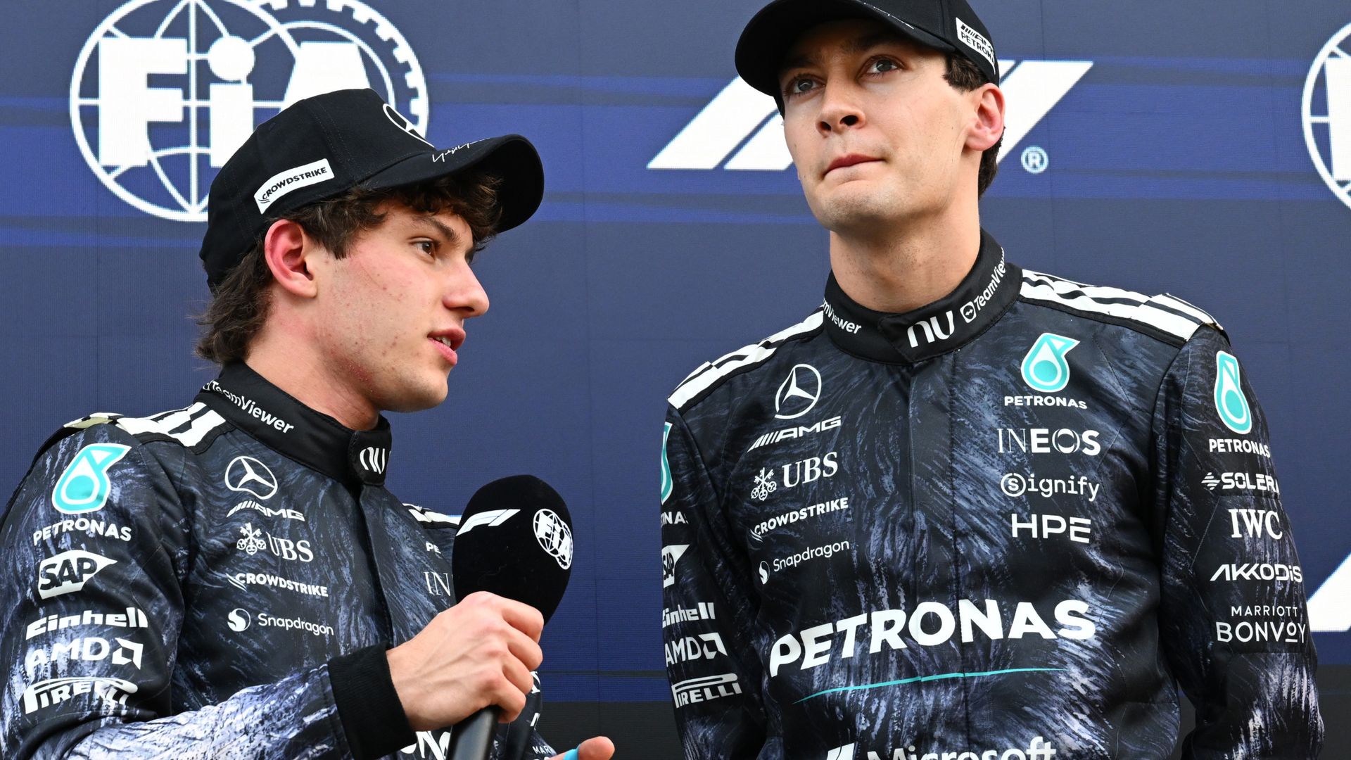 Antonelli pounces on Russell struggles with superb Japan pole