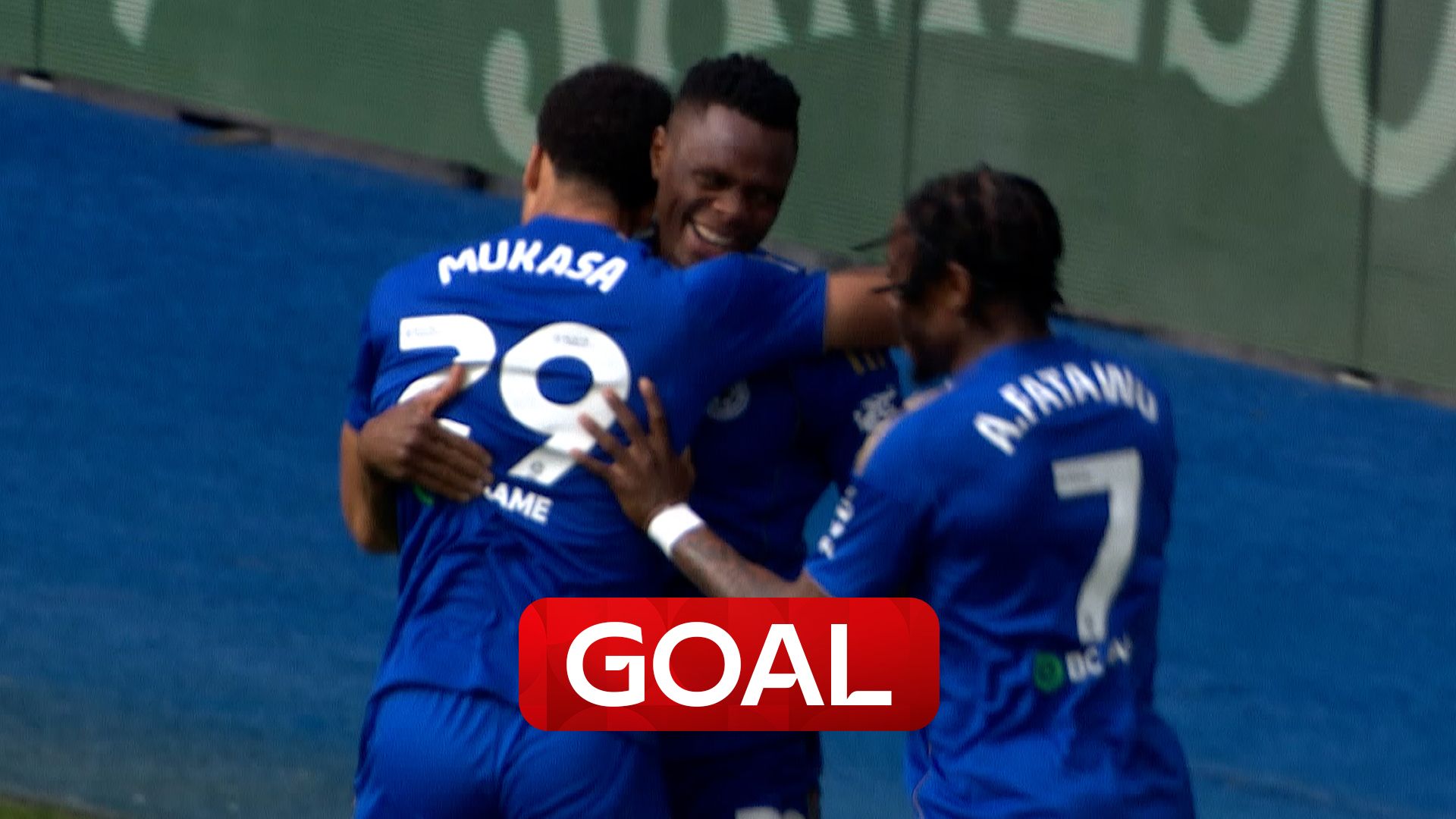 It's a gift! | Daka pounces on defensive blunder to put Foxes into lead