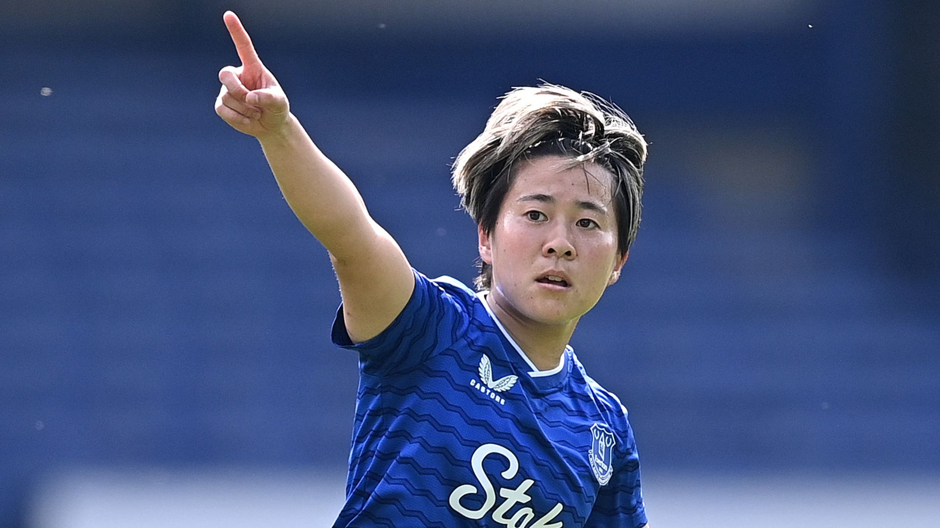 WSL LIVE! Momiki stunner brings Everton level vs Chelsea | United being held
