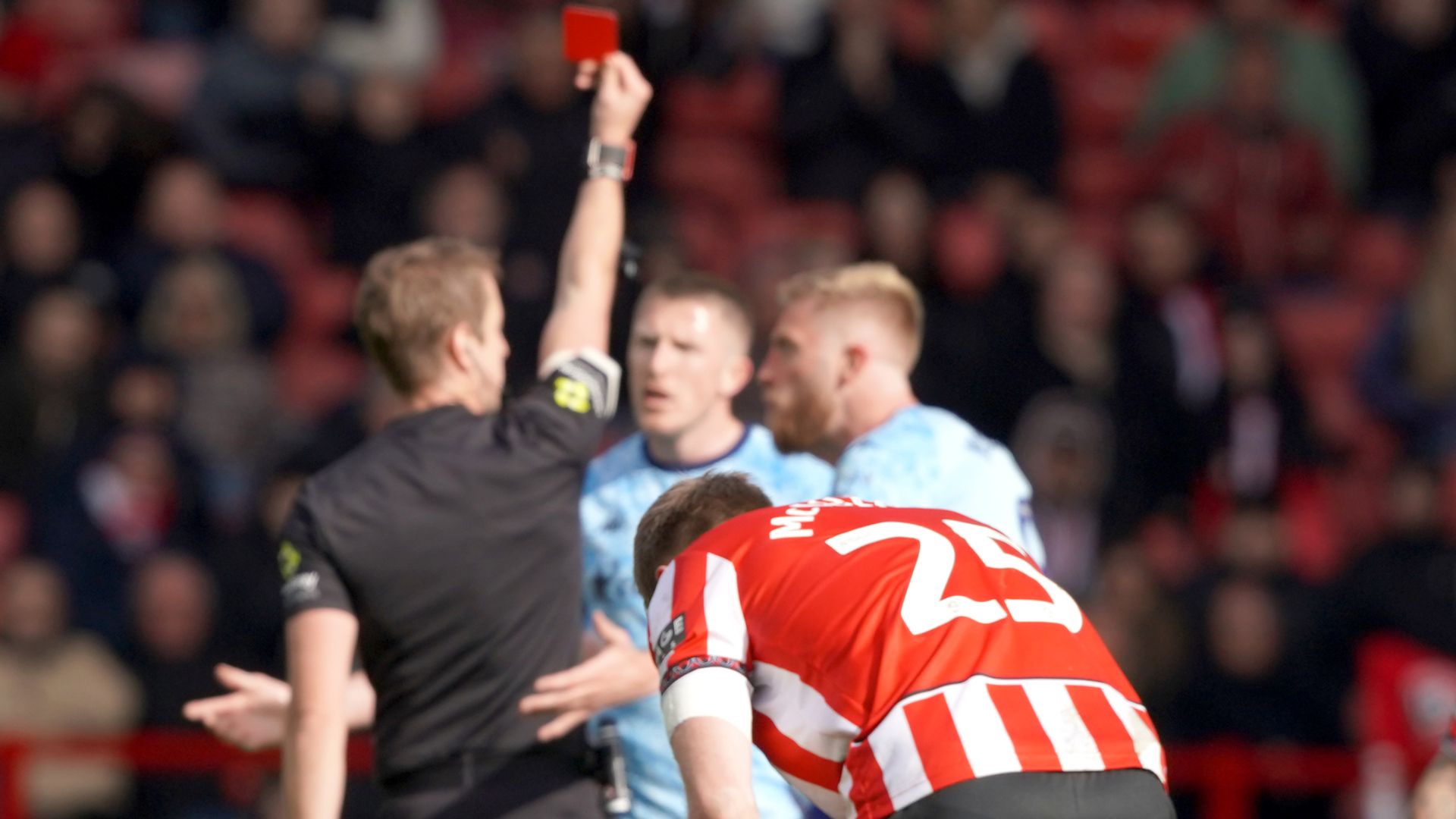 Sheff Utd hit back to beat 10-man Hull