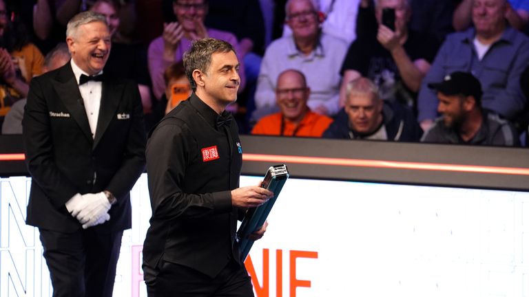O'Sullivan accidentally headed towards the wrong table before being steered in the right direction by referee Rob Spencer