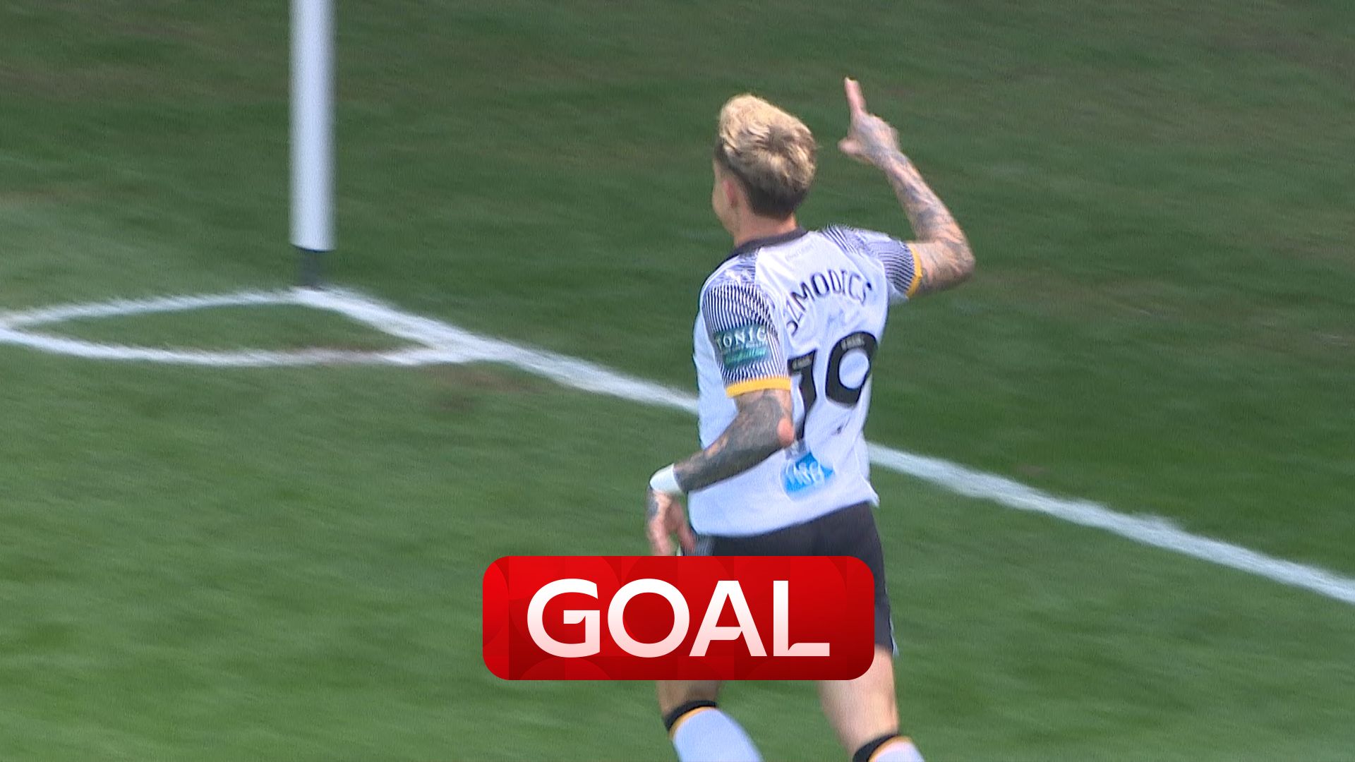 Szmodics pounces for Derby's opener