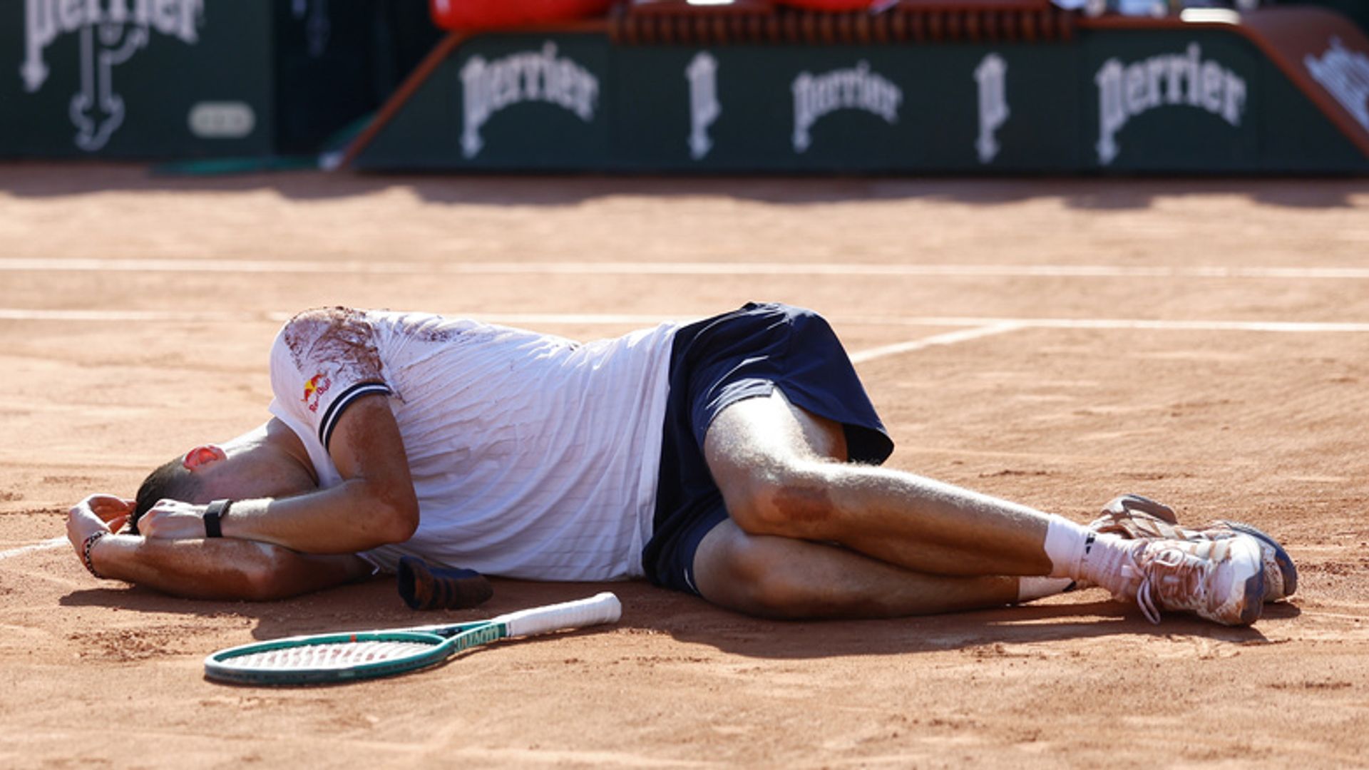 'Insane' - Mensik fumes at playing conditions after French Open collapse