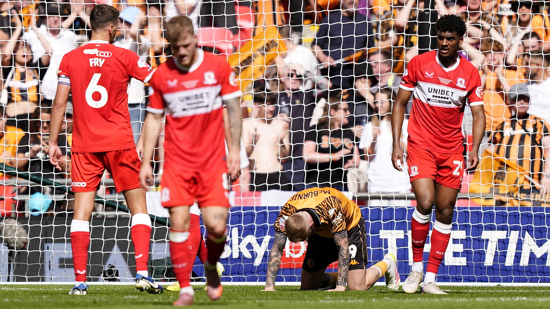 Hull & Boro locked in tense Wembley clash on Sky LIVE!