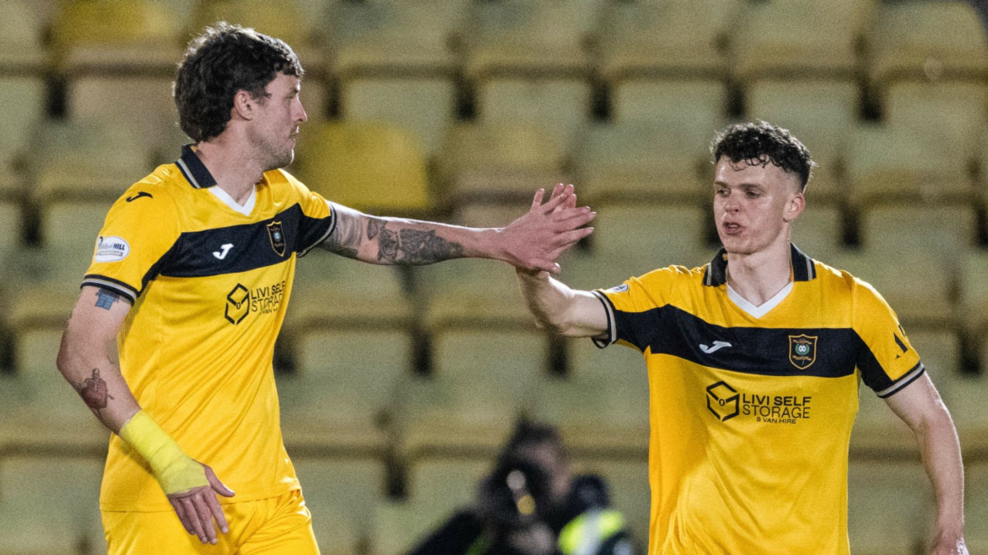 Bottom side Livingston hit back to hold Aberdeen