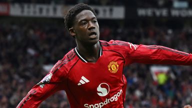 Kobbie Mainoo celebrates after restoring Manchester United's lead against Liverpool