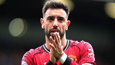 Fernandes breaks Premier League assists record