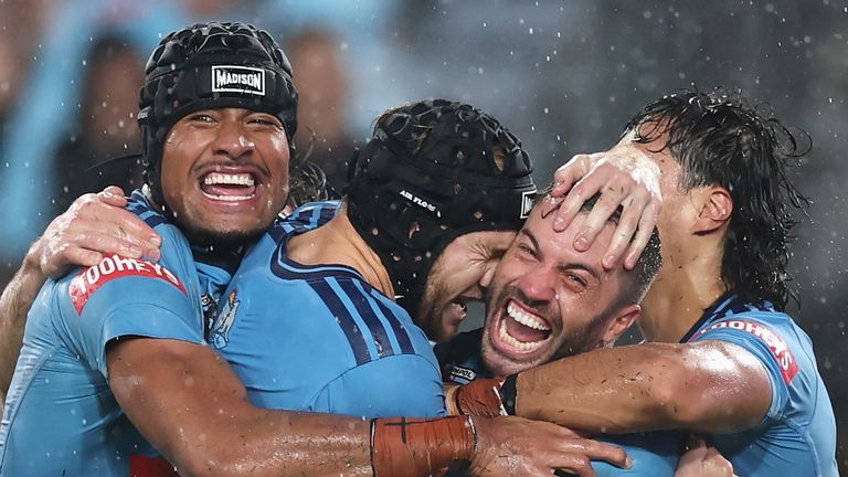 New South Wales beat Queensland 22-20 to move 1-0 up in the best-of-three series 
