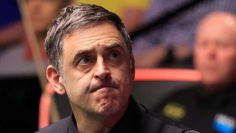 Ronnie O'Sullivan is through to the World SeniorS Championship final