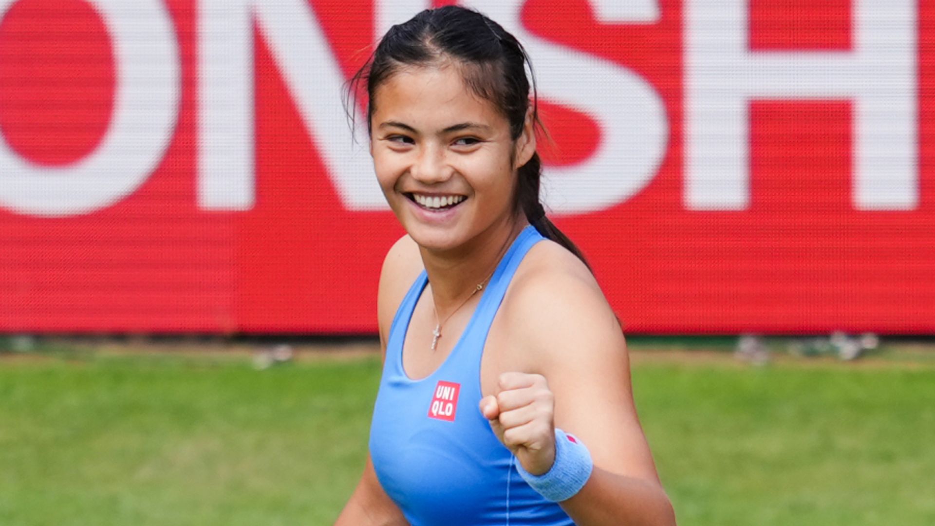 Raducanu makes blistering Queen's start in straigh