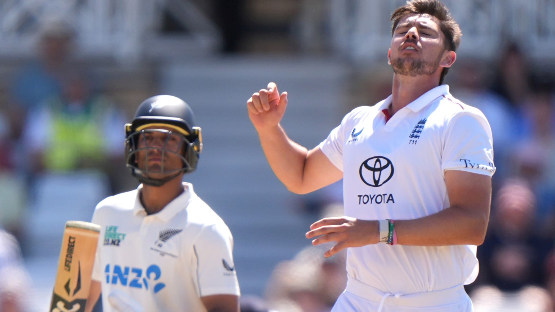 New Zealand frustrate England's bowlers as lead grows LIVE!