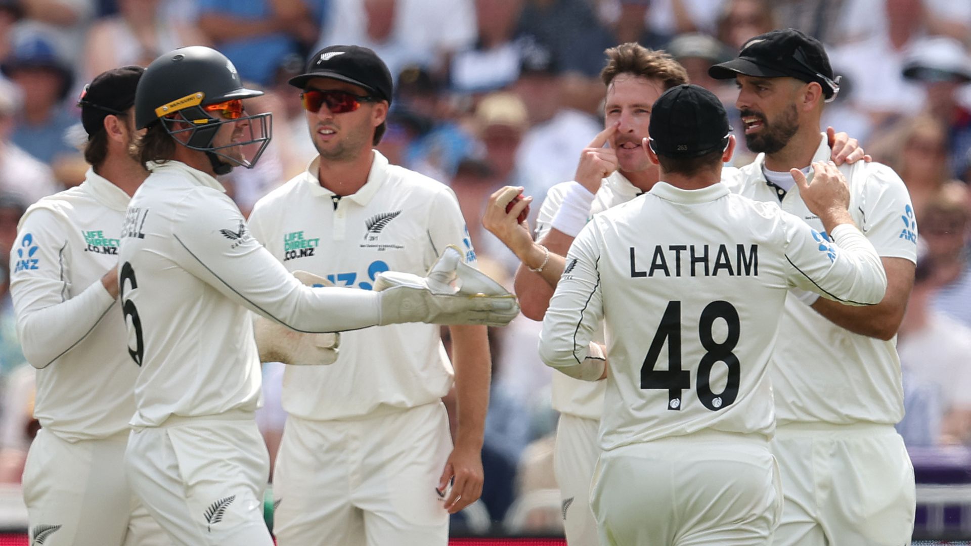 New Zealand take three quick wickets as England wobble on day three LIVE!