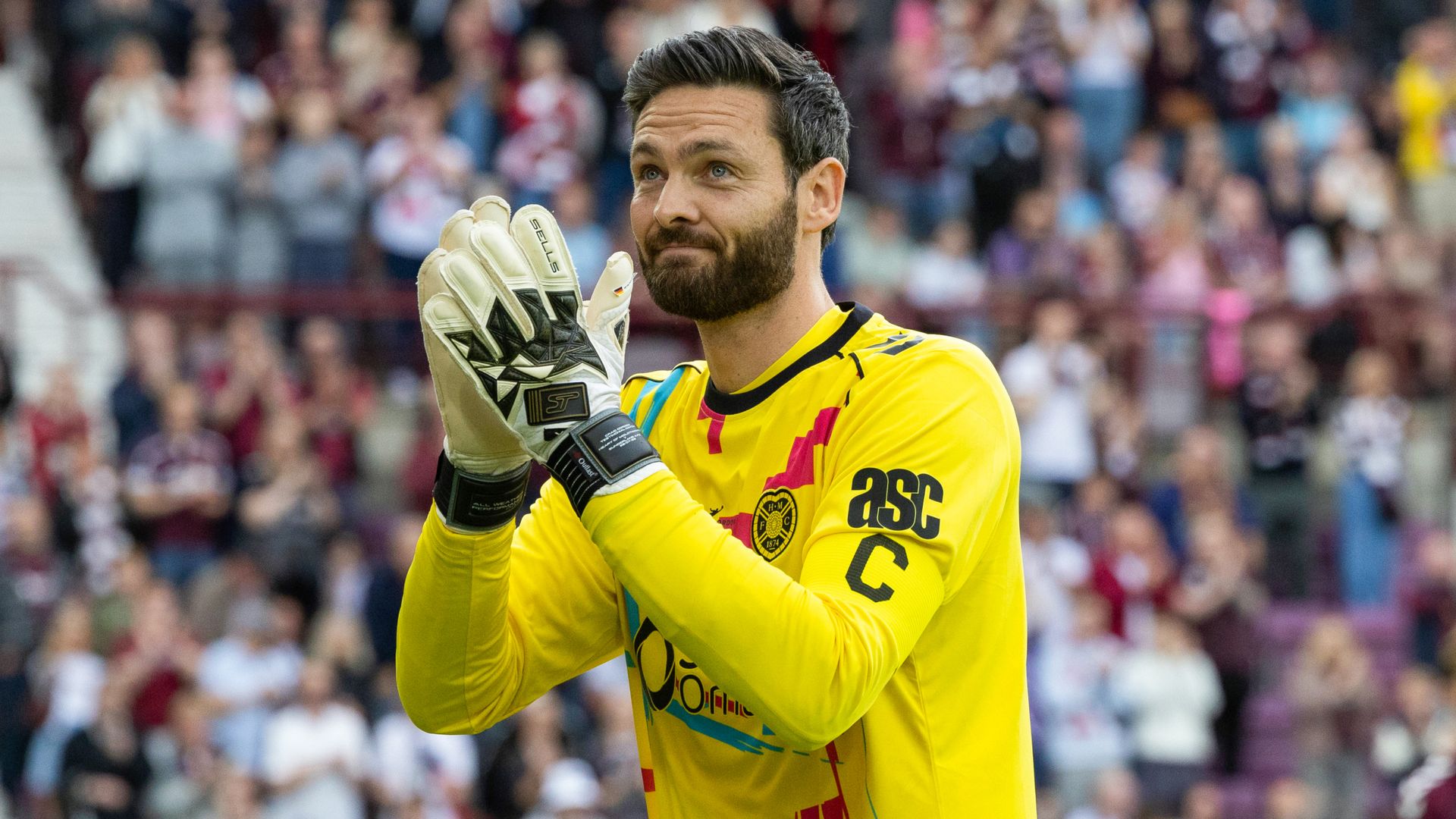 Goalkeeper Gordon, 43, retires after 25-year career