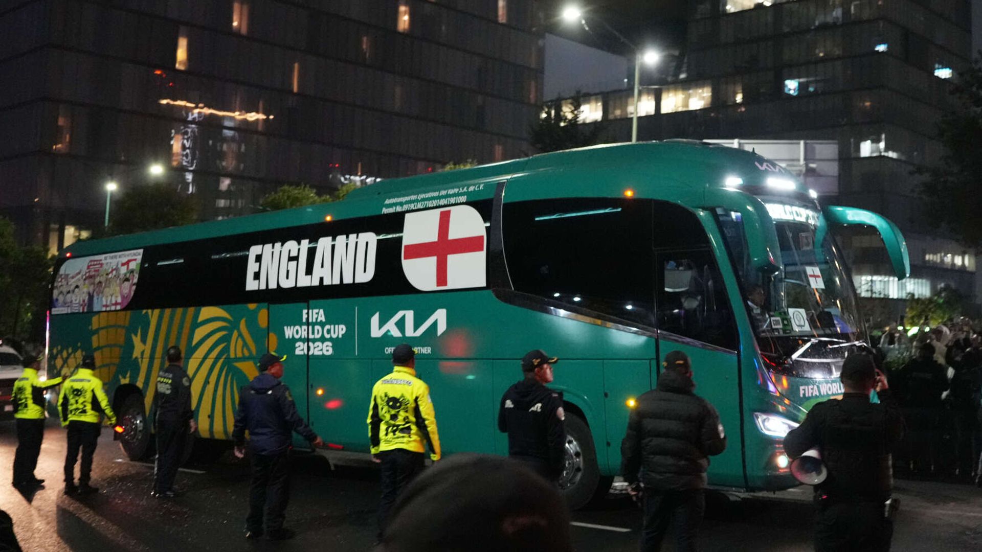 World Cup latest: England receive hostile welcome at Mexico City hotel