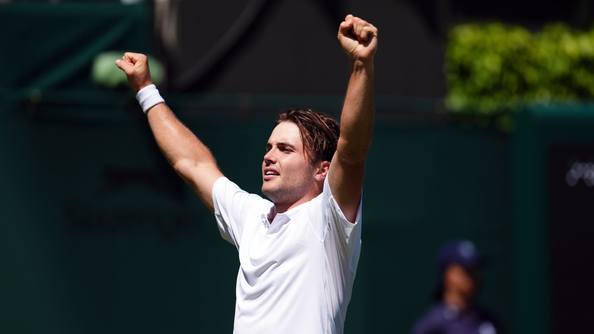 Wimbledon Day Four LIVE! Britain's Fery victorious again but Swan beaten