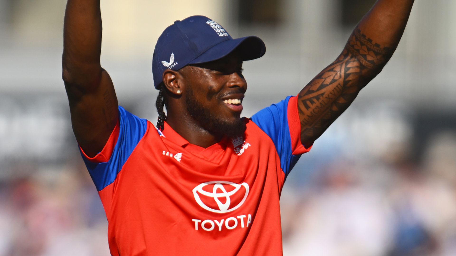 England bowlers restricting India as they look to seal T20 series win LIVE!