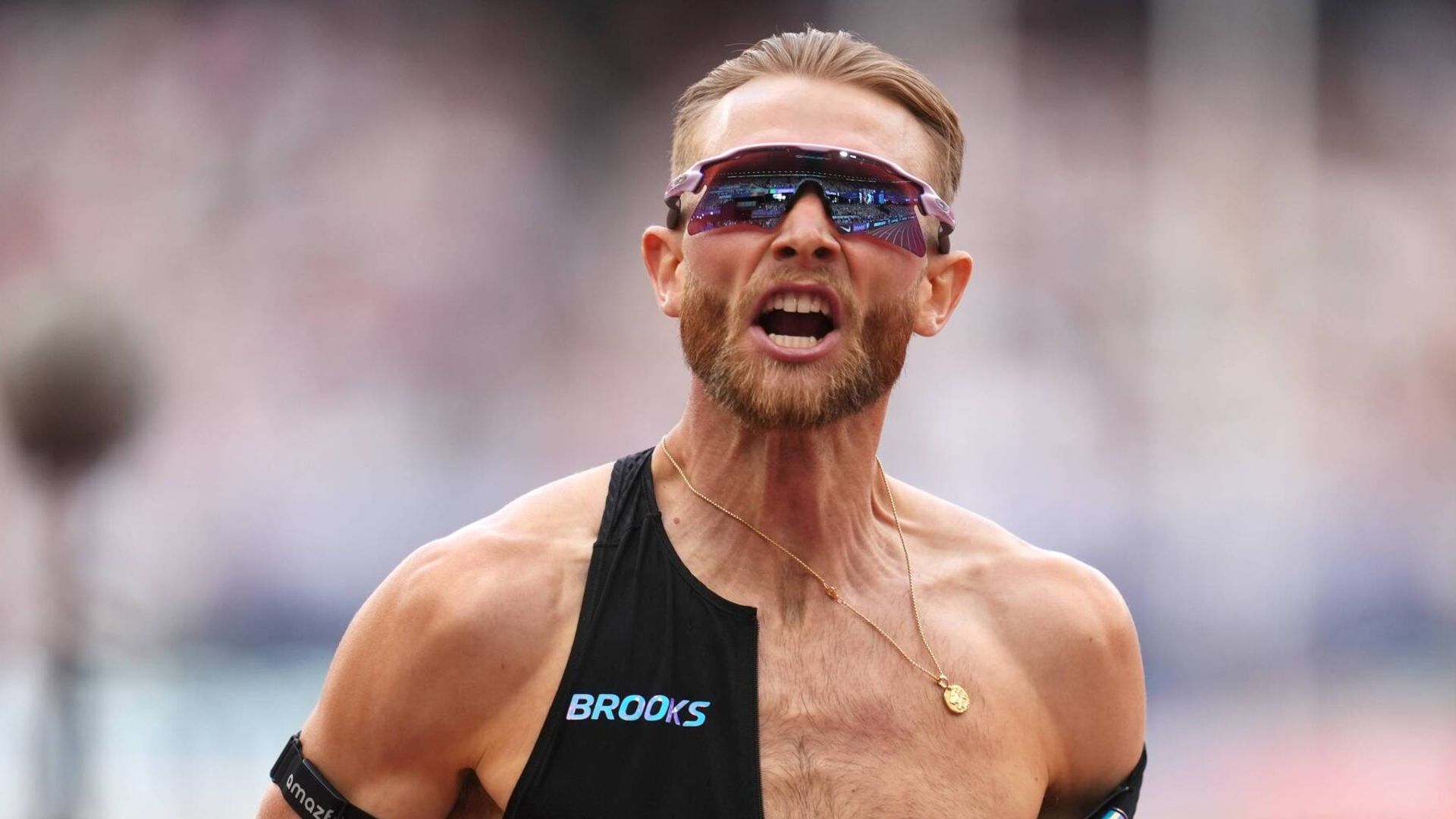 Kerr breaks mile world record as Hodgkinson attempt falls short