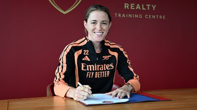 Ona Batlle has left Barcelona to return to England with Arsenal