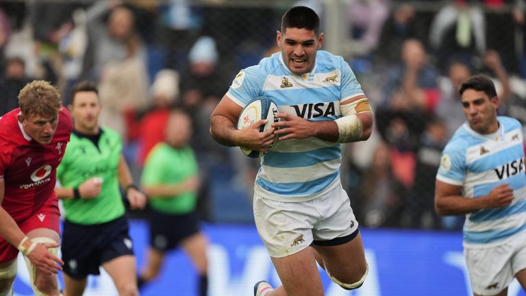 Argentina's Joaquin Oviedo scored two tries 