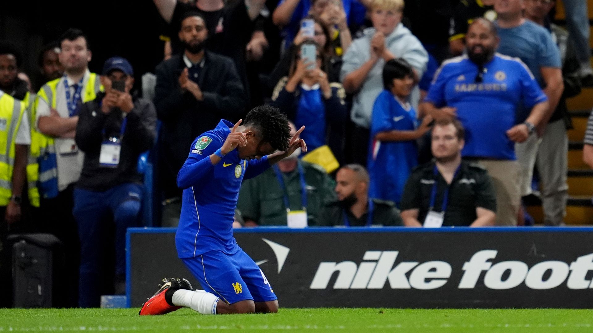 Chelsea home and dry vs Luton, Fulham 2-0 up on Wimbledon LIVE!