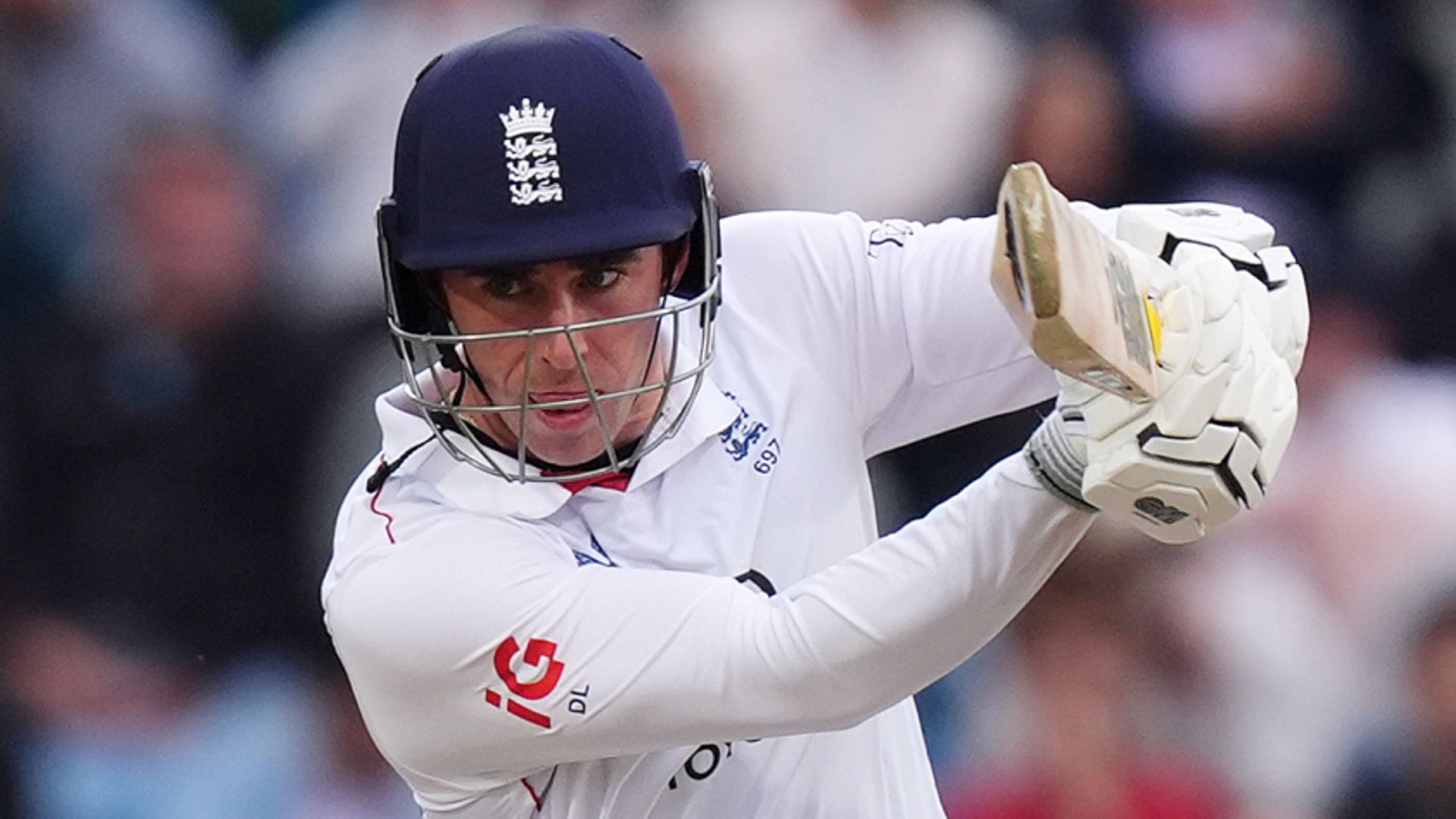 England lead over Pakistan nears 350 on gloomy day at Lord's LIVE!