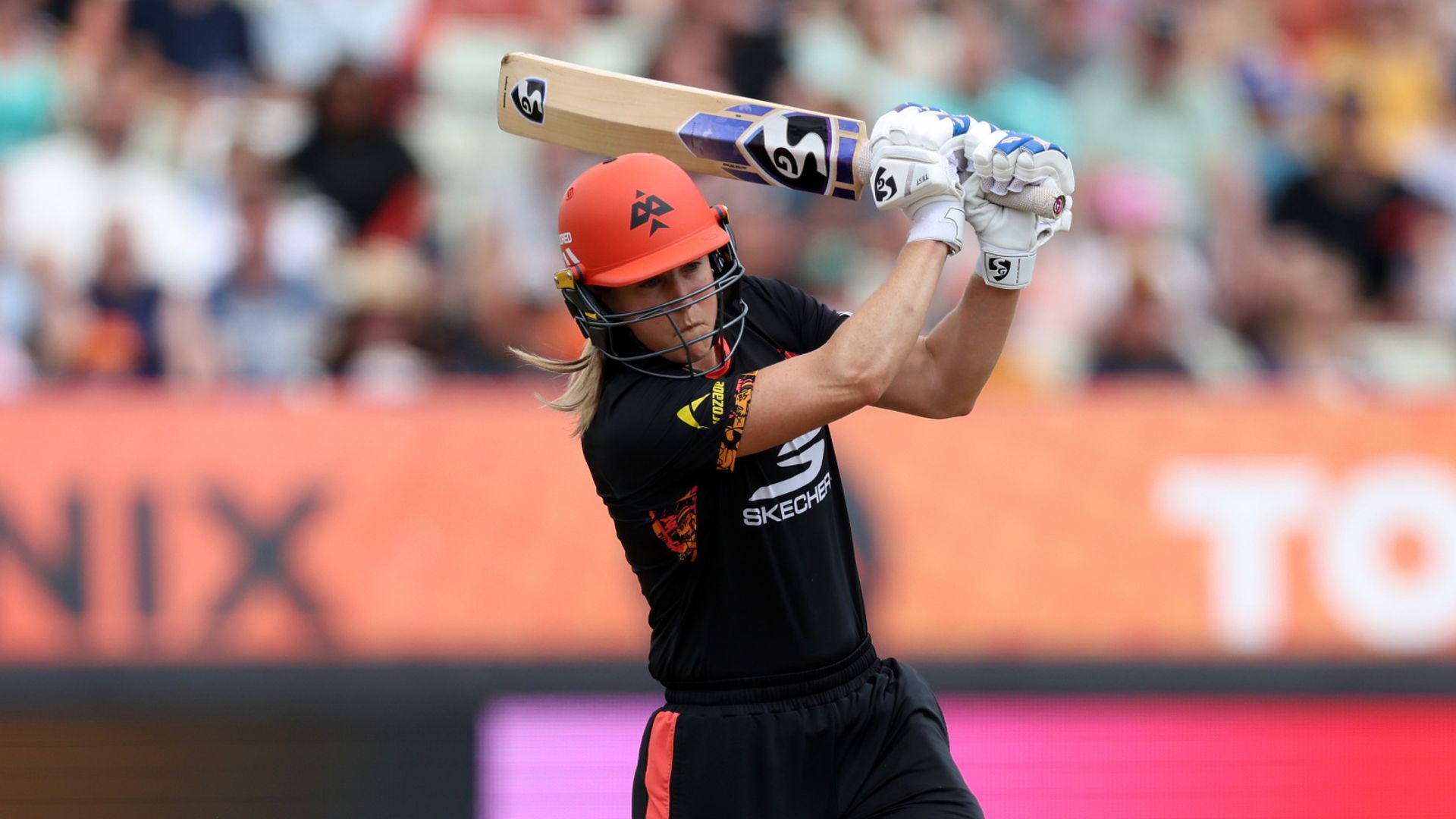 Bellingham watches Phoenix seal first Hundred win as Perry stars