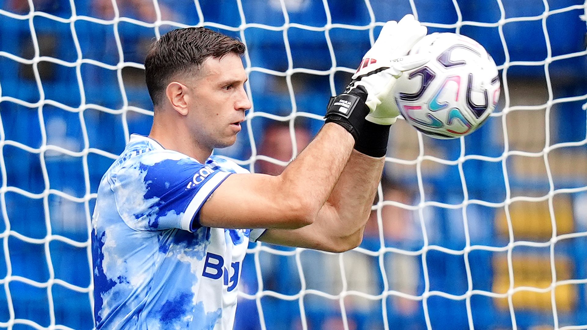 Fernandez absent, Martinez starts for Chelsea against Brighton LIVE!
