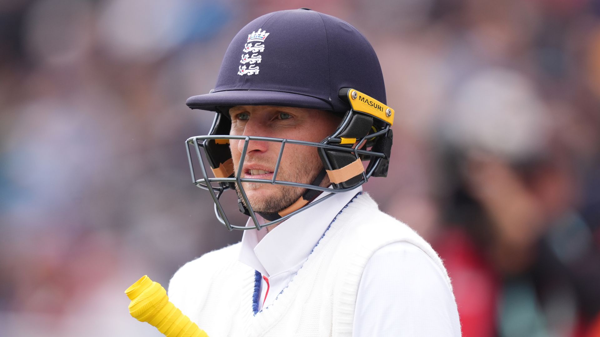 Root out early as Pakistan seamer Abbas shreds England top order LIVE!