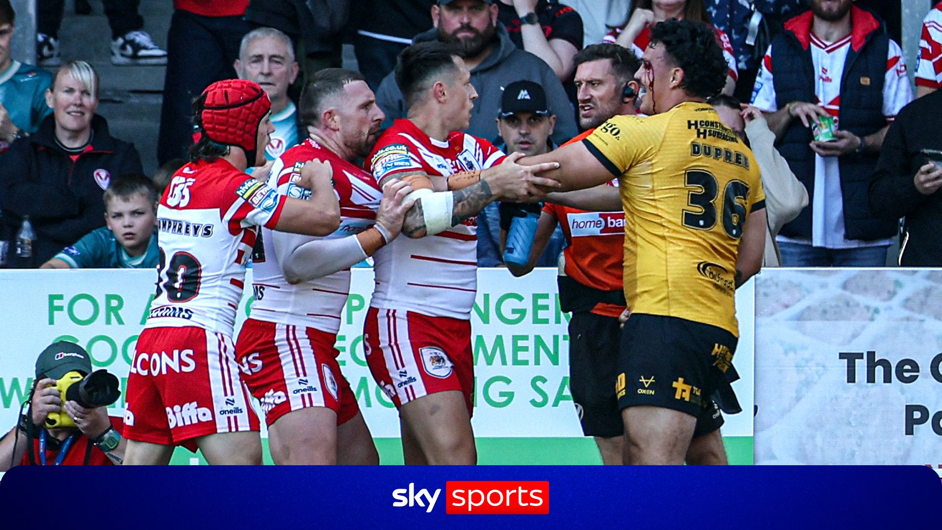 'He's completely lost the plot!' | Punches thrown in Saints vs Tigers clash