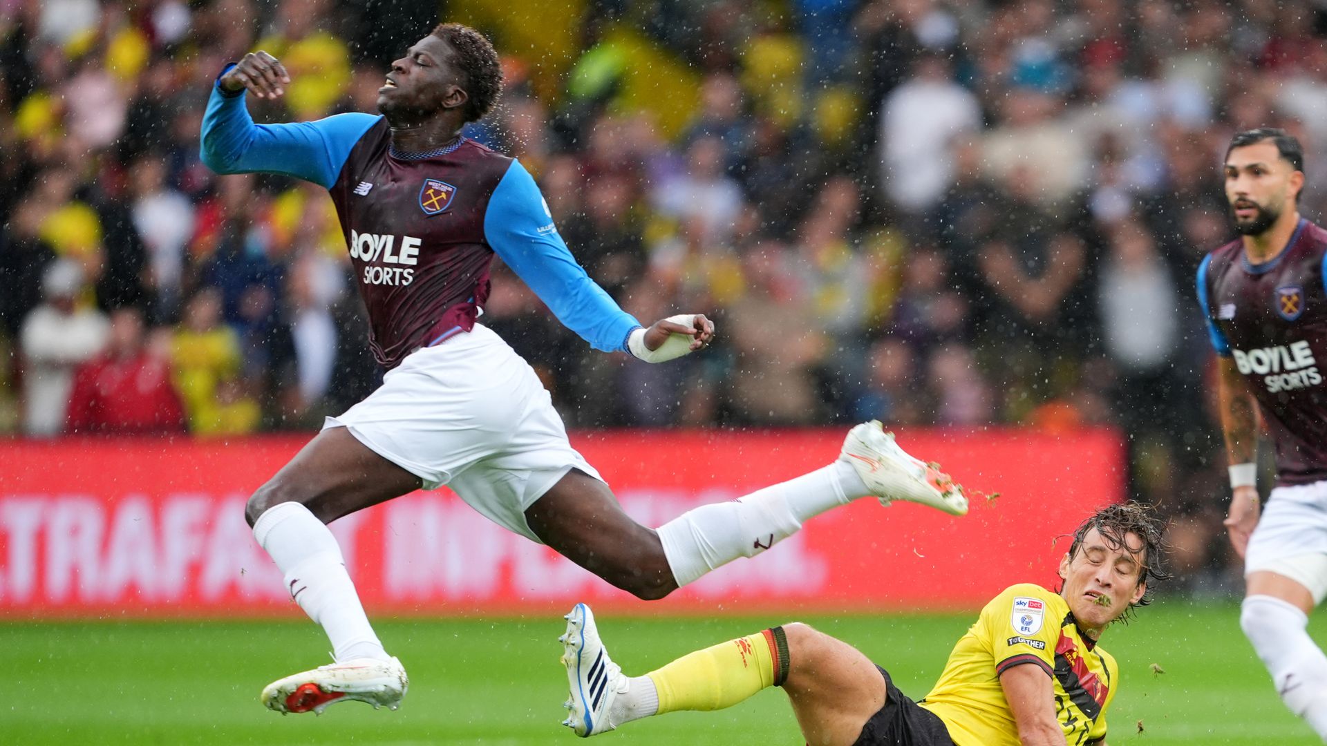 West Ham level at Watford; Norwich leading Burnley - EFL LIVE!